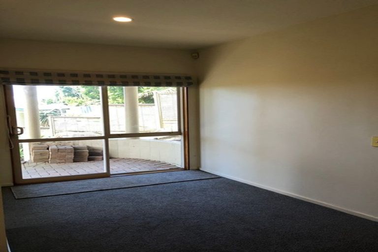 Photo of property in 4 Adelie Place, Murrays Bay, Auckland, 0630