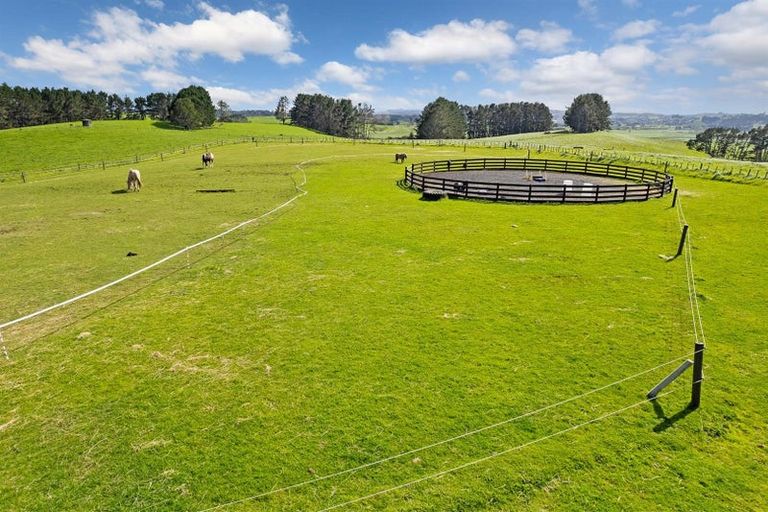 Photo of property in 135b Hutchinson Road, Helensville, 0875