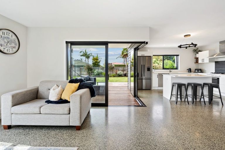 Photo of property in 15 Puroto Place, One Tree Point, 0118