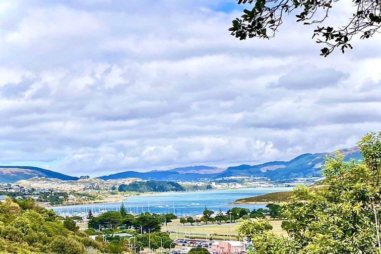 Photo of property in 59a Mana View Road, Paremata, Porirua, 5026