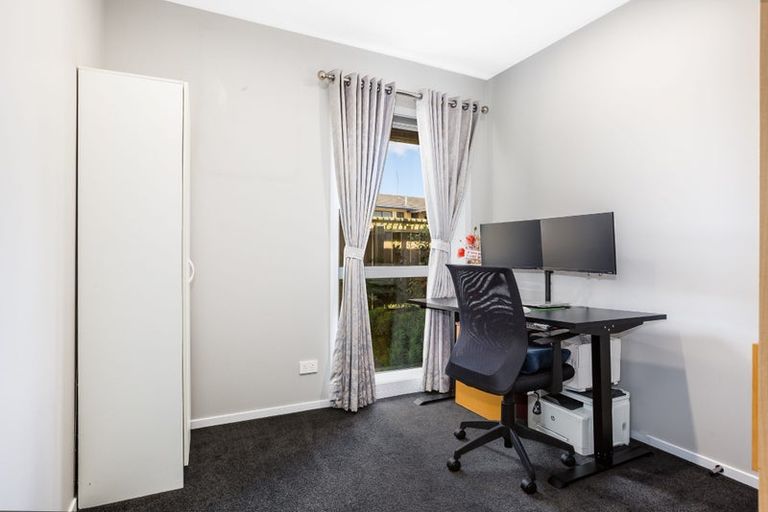Photo of property in 47 Cleat Street, Whitby, Porirua, 5024