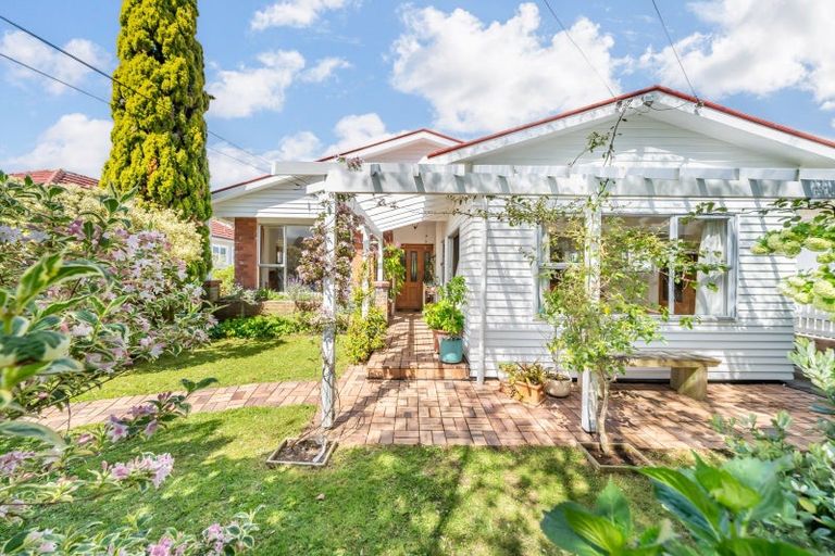 Photo of property in 23 Charleston Avenue, Boulcott, Lower Hutt, 5011