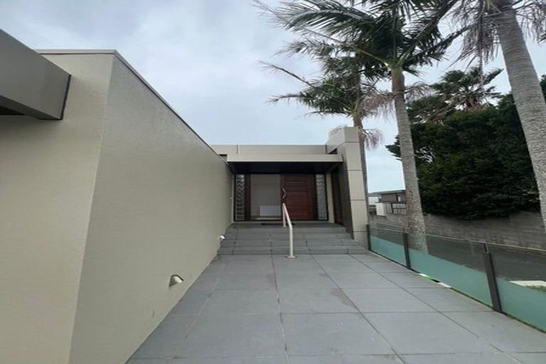 Photo of property in 1/15a Takutai Avenue, Bucklands Beach, Auckland, 2012