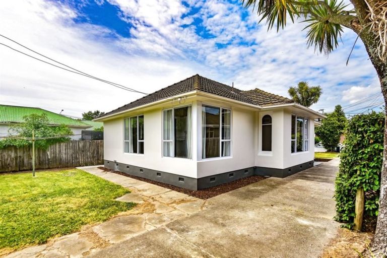 Photo of property in 63 Acacia Avenue, Upper Riccarton, Christchurch, 8041