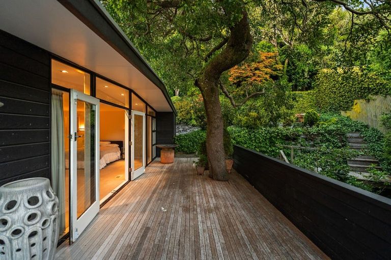 Photo of property in 85 Nicholson Road, Khandallah, Wellington, 6035