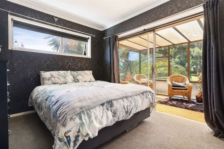 Photo of property in 36 Cascades Road, Pakuranga Heights, Auckland, 2010