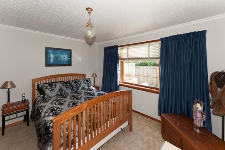 Photo of property in 42 Athol Terrace, Upper Riccarton, Christchurch, 8041