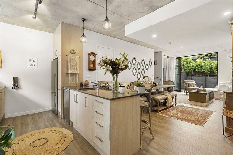 Photo of property in 7/4163 Great North Road, Glen Eden, Auckland, 0602