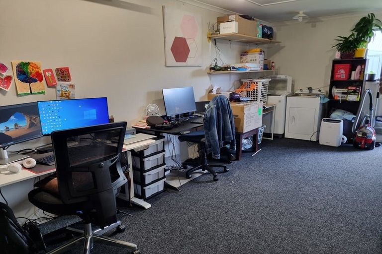 Photo of property in 55 Shrule Place, Huntington, Hamilton, 3210