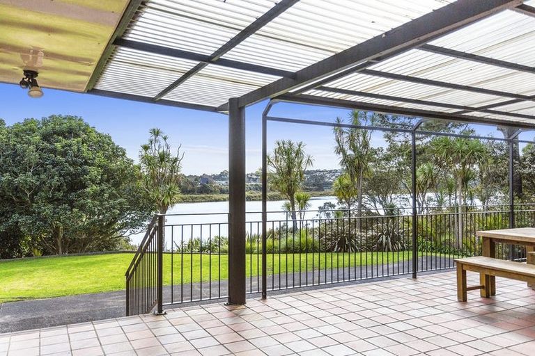 Photo of property in 2 Wharf Road, Te Atatu Peninsula, Auckland, 0610