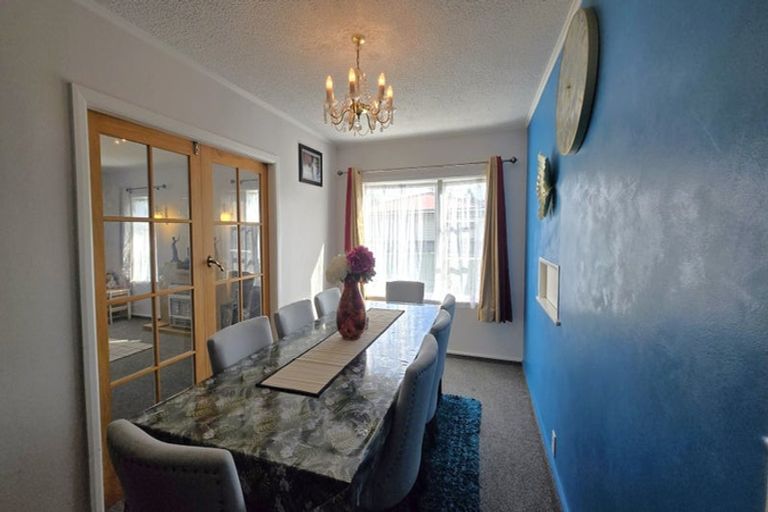 Photo of property in 195 Stokes Valley Road, Stokes Valley, Lower Hutt, 5019