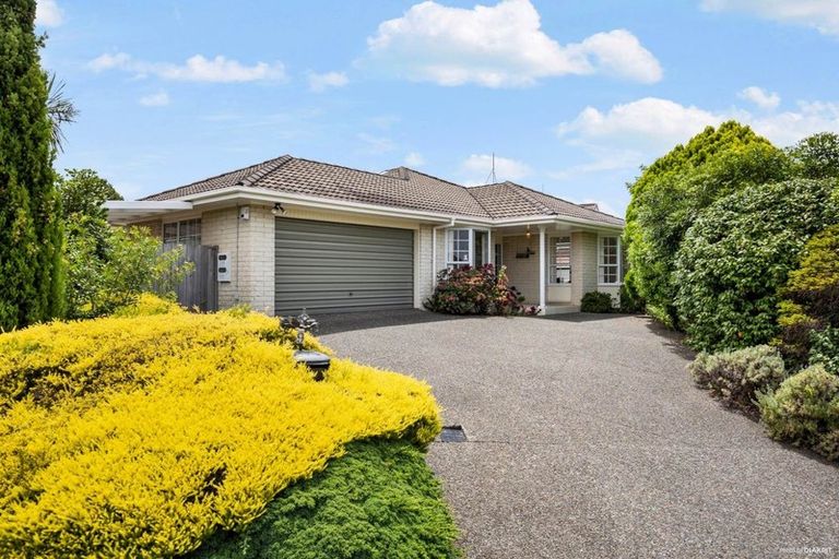 Photo of property in 9 Javelin Place, West Harbour, Auckland, 0618