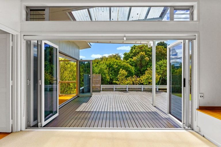 Photo of property in 42 Woodstock Road, Forrest Hill, Auckland, 0620