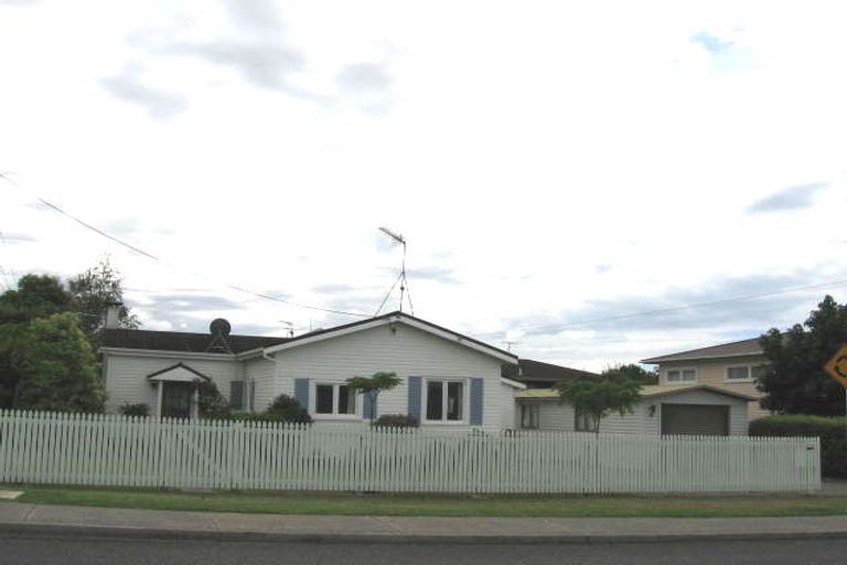 Photo of property in 1/24 Toroa Street, Torbay, Auckland, 0630