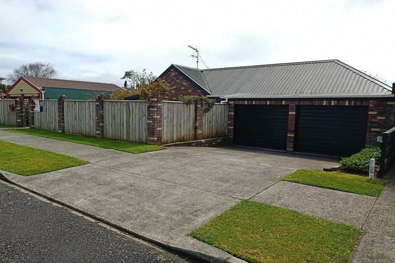 Photo of property in 3 Rennell Street, Frankleigh Park, New Plymouth, 4310