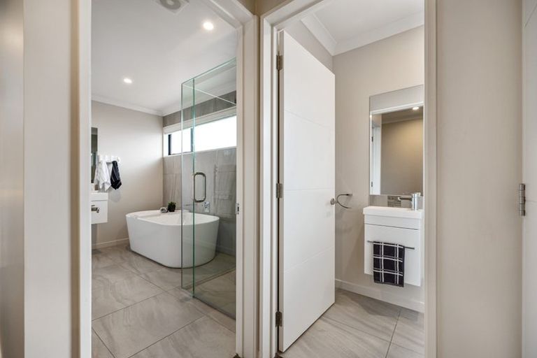 Photo of property in 16 Dollar Place, Prebbleton, 7604