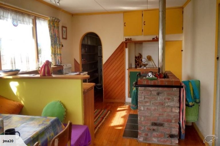 Photo of property in 5 Bluecliffs Beach Road, Papatotara, Tuatapere, 9691