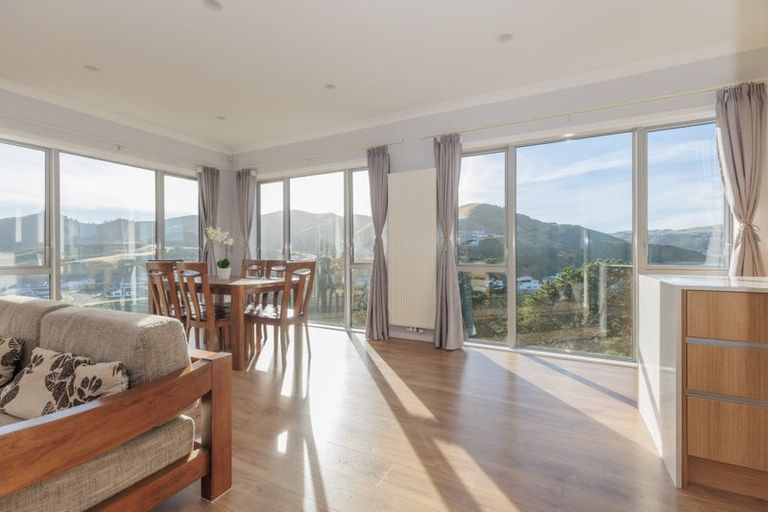Photo of property in 32 Melksham Drive, Churton Park, Wellington, 6037