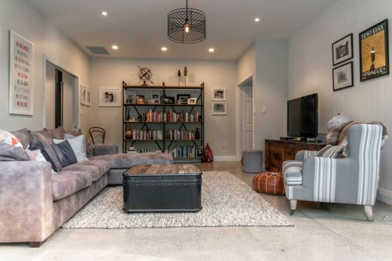 Photo of property in 260 Thornton Road, Cambridge, 3496