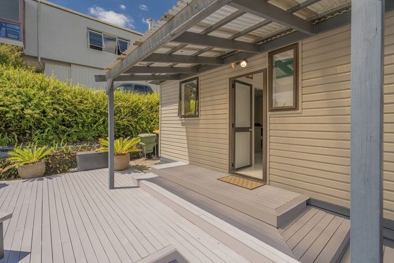 Photo of property in 2 Ridge Road, Tairua, 3508