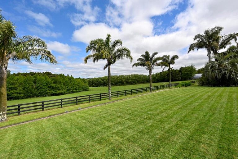 Photo of property in 945 Kahikatea Flat Road, Waitoki, Kaukapakapa, 0871