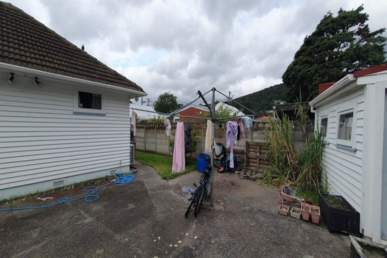 Photo of property in 2 Boothby Grove, Fairfield, Lower Hutt, 5011