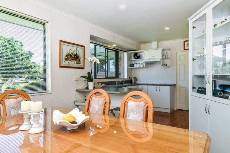 Photo of property in 10 Dorchester Place, Nawton, Hamilton, 3200