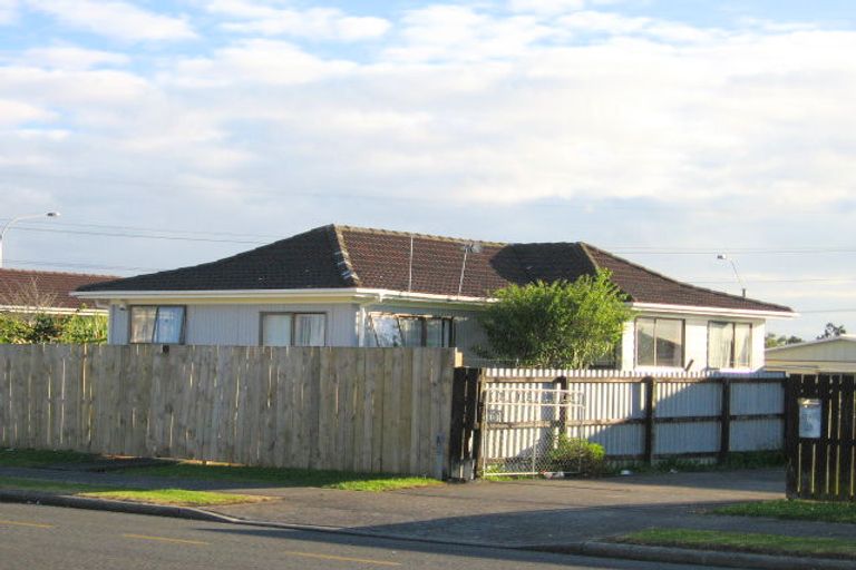 Photo of property in 9 Dissmeyer Drive, Clover Park, Auckland, 2019