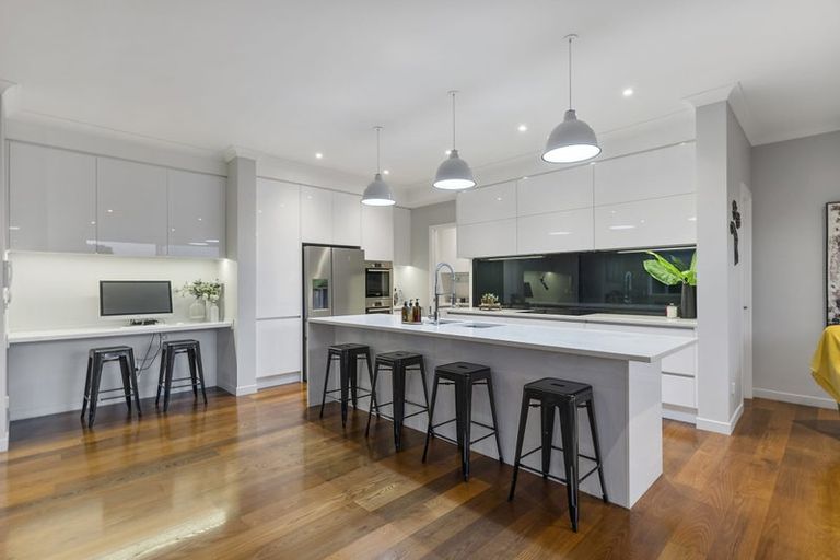 Photo of property in 8 Verley Rise, East Tamaki Heights, Auckland, 2016