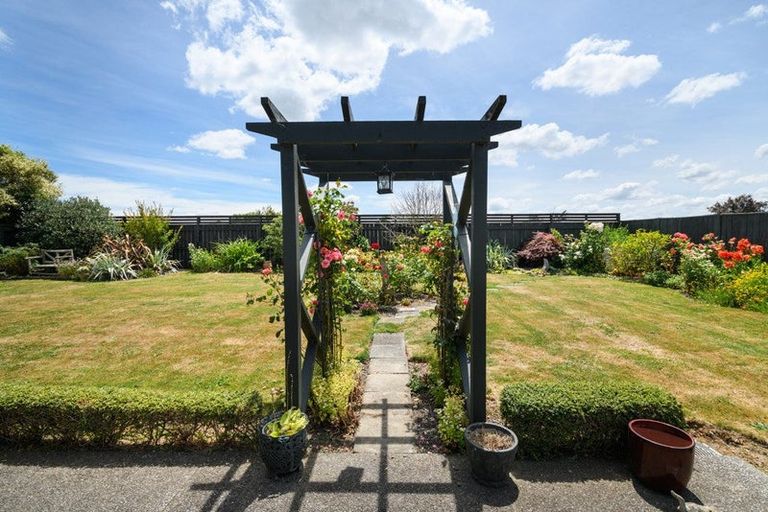 Photo of property in 17 Brookside Close, Highbury, Palmerston North, 4412