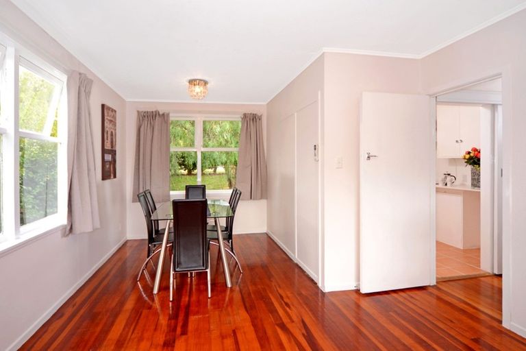 Photo of property in 9 Waverley Avenue, Glenfield, Auckland, 0629