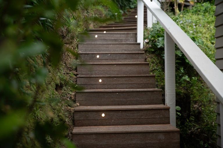 Photo of property in 184 Wadestown Road, Wadestown, Wellington, 6012