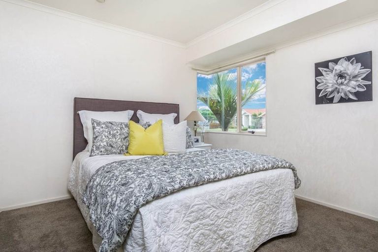 Photo of property in 4 Brosna Place, East Tamaki, Auckland, 2016