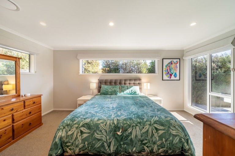 Photo of property in 29 Mt Marua Drive, Timberlea, Upper Hutt, 5018