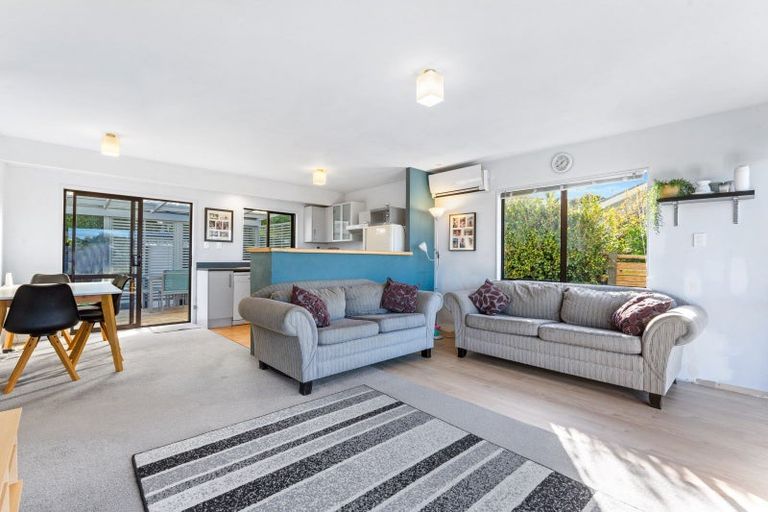 Photo of property in 45 Stillwater Crescent, Stillwater, Silverdale, 0993