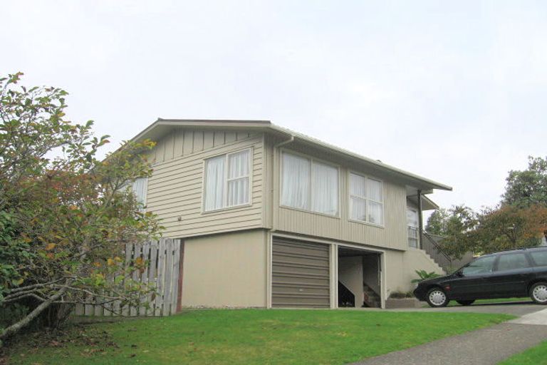 Photo of property in 70 Oriel Avenue, Tawa, Wellington, 5028