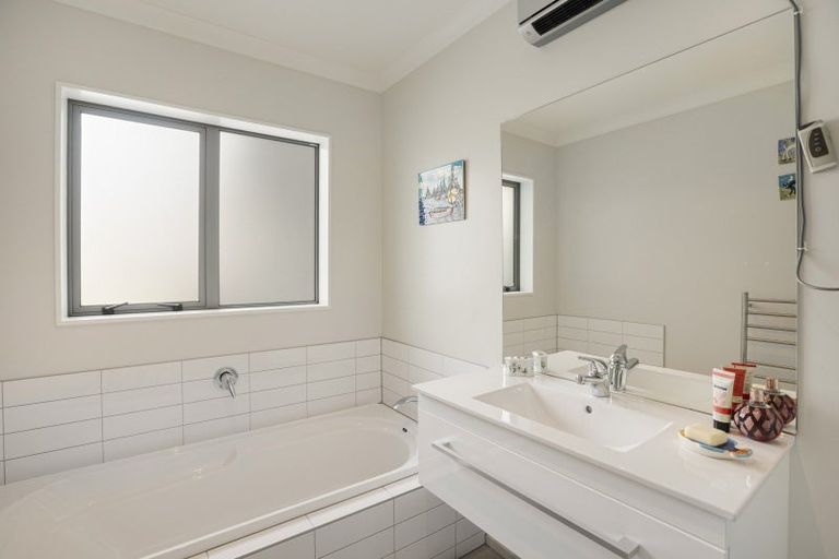 Photo of property in 3 Caterer Lane, Paraparaumu, 5032