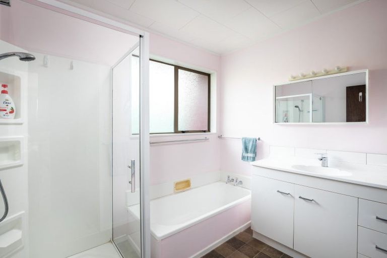 Photo of property in 71a Eliot Street, New Plymouth, 4310