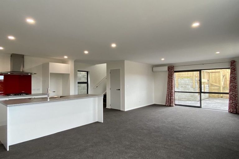 Photo of property in 13 Saint Vincent Terrace, Grenada Village, Wellington, 6037