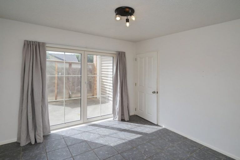 Photo of property in 35 Beauford Place, Parklands, Christchurch, 8083