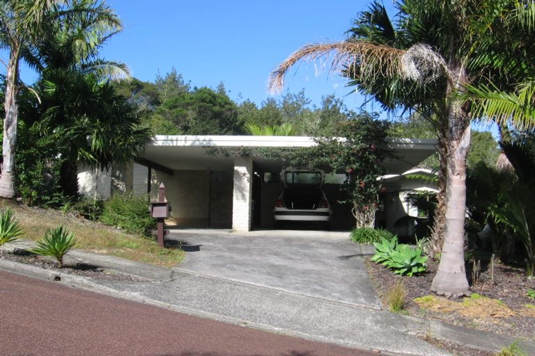 Photo of property in 3 Hebe Place, Birkenhead, Auckland, 0626