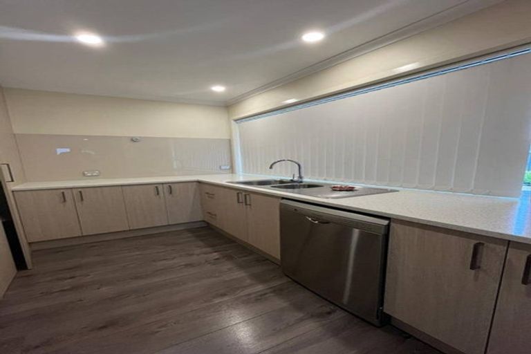 Photo of property in 5 Steeple Rise, Pakuranga, Auckland, 2010