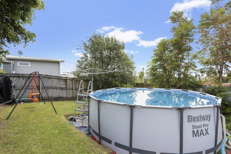 Photo of property in 21 Parrs Cross Road, Henderson, Auckland, 0612