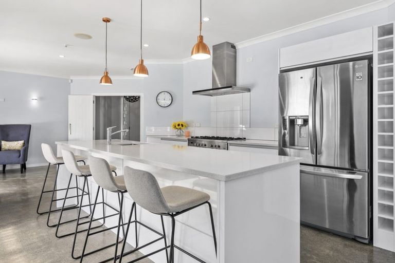 Photo of property in 15 Maple Grove, Acacia Bay, Taupo, 3385