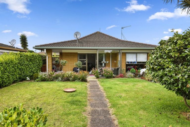 Photo of property in 2/5 King Edward Avenue, Papakura, 2110