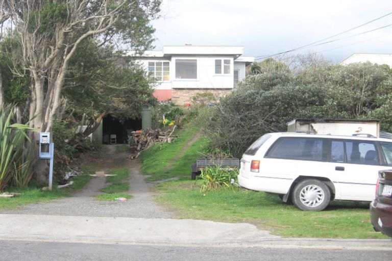 Photo of property in 98 Renown Road, Raumati South, Paraparaumu, 5032