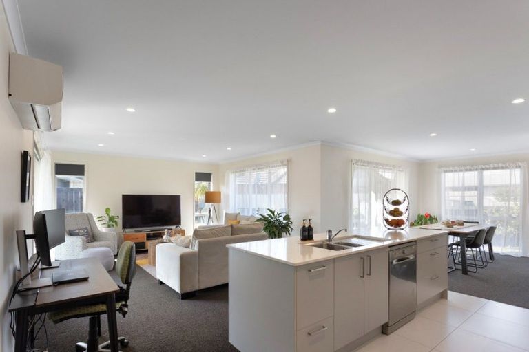 Photo of property in 36 Kuru Place, Papamoa, 3118