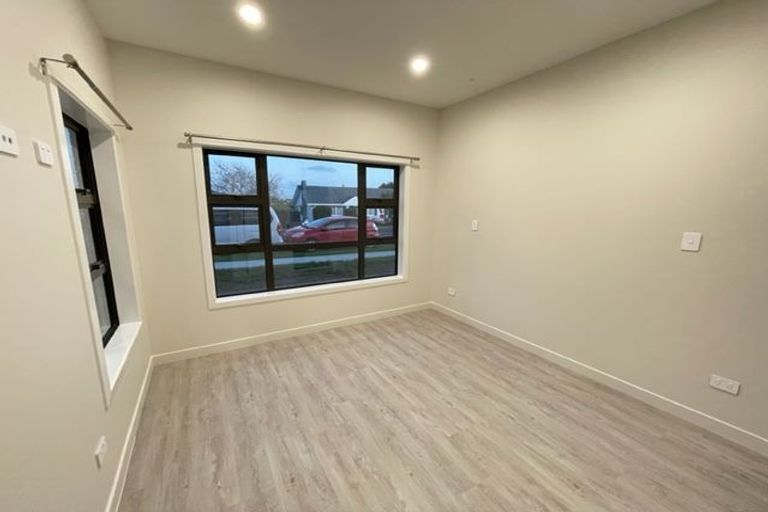 Photo of property in 128b Hutchinsons Road, Bucklands Beach, Auckland, 2014