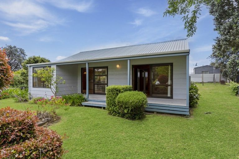 Photo of property in 128 Avalon Place, Whangamata, 3620