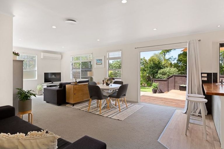 Photo of property in 5 Clensmore Place, Torbay, Auckland, 0630